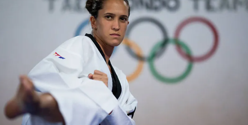 Profesor de taekwondo explica cómo beneficia este deporte a las mujeres