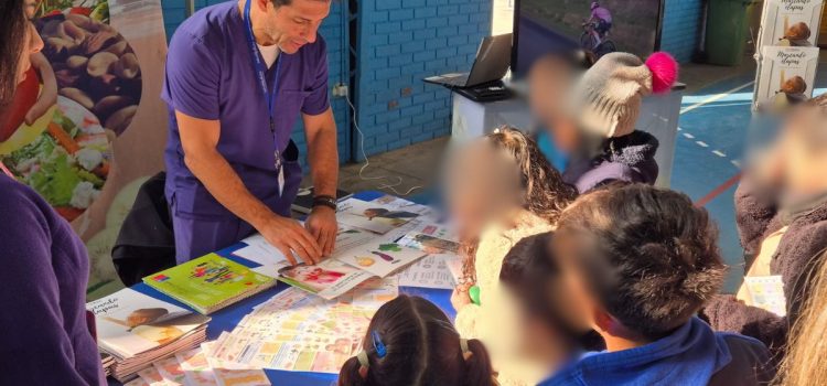 Salud para todos: operativo en liceo de Quillota acercó la atención médica a familias migrantes