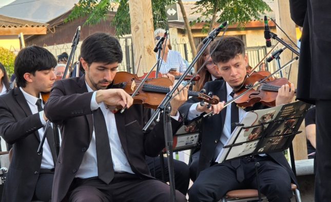 Vecinos de Los Paltos disfrutaron concierto gratuito de la Orquesta de Cámara de Viña del Mar