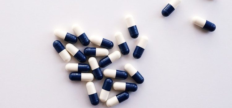 Familia busca tratamiento para niña con extraña enfermedad