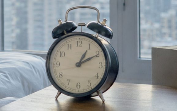 Horario de verano 2026: ¿Cuándo y cómo cambia la hora este sábado?