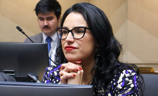 Sofía González cuestiona rebajas de condenas y exige responsabilidades por pérdidas en fondos de pensiones